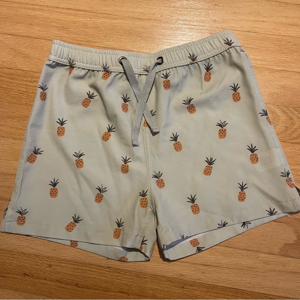 Rylee and Cru pineapple swim trunk 6-7T